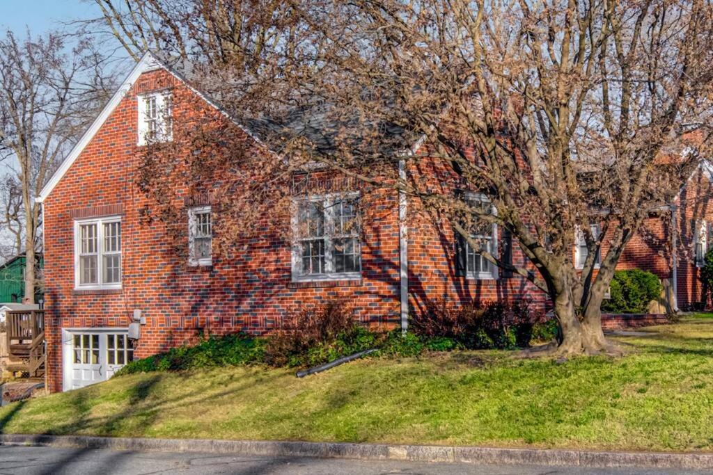 Highly Desired Lindley Park Home In Greensboro Exterior photo